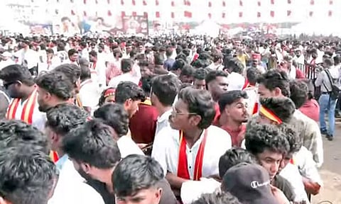 விஜய் மக்கள் சந்திப்பு நிகழ்ச்சி - பாஸ் இல்லாதவர்களுக்கும் அனுமதி அளிப்பு