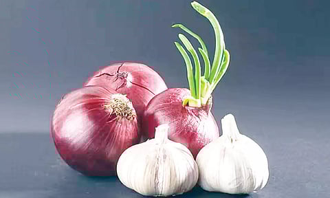 கணவன்-மனைவியை பிரித்த பூண்டு, வெங்காயம்