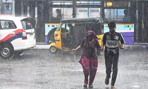 தமிழகத்தில் அடுத்த ஒரு வாரத்திற்கு லேசான மழைக்கு வாய்ப்பு...