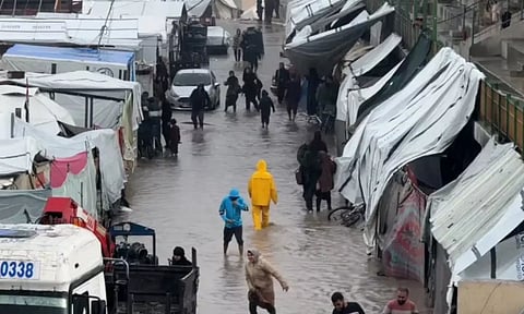 காசாவில் தொடரும் துயரம்.. 'பைரன்' புயல் பாதிப்பால் 14 பேர் பலி.. குழந்தைகள் குளிரில் உயிரிழக்கும் அவலம்