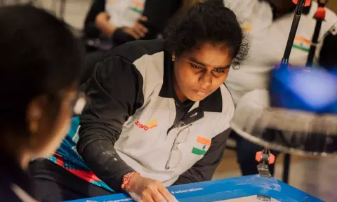 "கேரம் உலக சாம்பியன் கீர்த்தனாவுக்கு உரிய ஊக்கத்தொகை, அரசுப் பணி, வீடு வழங்கப்பட வேண்டும்" - பா. ரஞ்சித்!