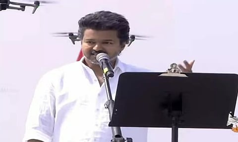 இந்த விஜயை  மக்கள் ஒருநாளும் கைவிடமாட்டார்கள்- விஜய் பேச்சு