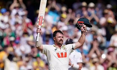 இங்கிலாந்துக்கு எதிராக டிராவிஸ் ஹெட் மிரட்டல் சதம் ... 3-ம் நாள் முடிவில் ஆஸ்திரேலியா 271 ரன்கள் குவிப்பு