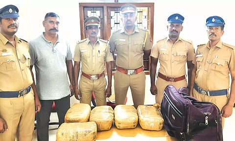 புவனேஸ்வரில் இருந்து கடத்தி வரப்பட்ட 10 கிலோ கஞ்சா பொட்டலங்கள் பறிமுதல்: ரெயில்வே போலீசார் நடவடிக்கை