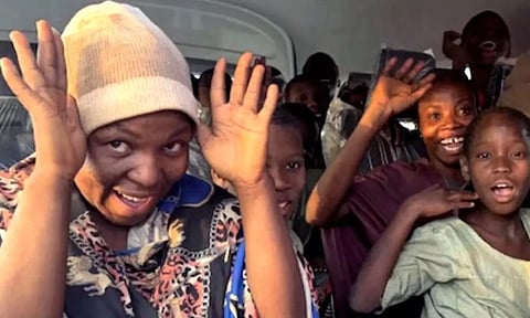 நைஜீரியாவில் கடத்திச் செல்லப்பட்ட 130 பள்ளிக் குழந்தைகள் மீட்பு