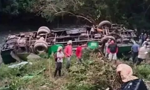 மெக்சிகோவில் சோகம்: பஸ் கவிழ்ந்த விபத்தில் 10 பேர் பலி