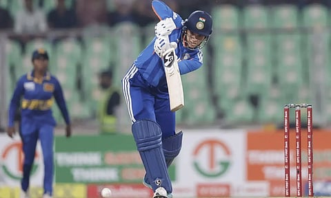 மகளிர் கிரிக்கெட்: 10,000 ரன்களை கடந்த 2வது இந்திய வீராங்கனை ஸ்மிருதி மந்தனா