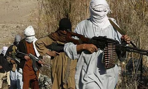 பாகிஸ்தானில் பயங்கரவாதிகள் தொடர் தாக்குதல்.. 16 ராணுவ வீரர்கள் பலி