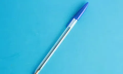 ரூ.50 பந்தயத்திற்காக பேனாவை விழுங்கிய மாணவன்