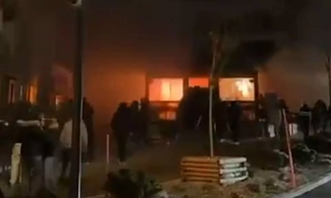 சுவிட்சர்லாந்து: புத்தாண்டு கொண்டாட்டத்தில் பயங்கர விபத்து - பலர் பலி - வீடியோ