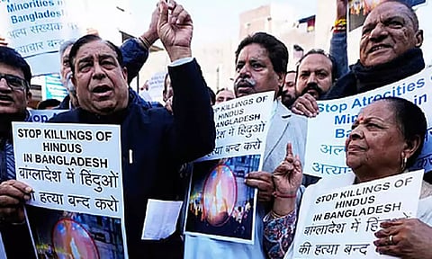 வங்கதேசத்தில் தொடரும் அட்டூழியம்: மேலும் ஒரு இந்து மீது தீ வைத்த கும்பல்