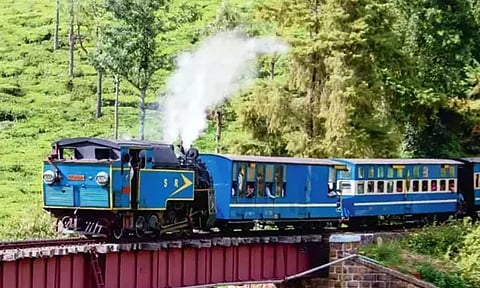 மேட்டுப்பாளையம்-ஊட்டி மலை ரெயில் இன்று 2-வது நாளாக ரத்து