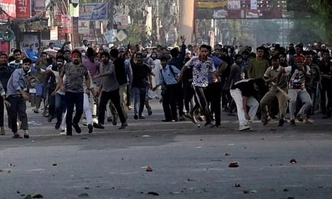 வங்கதேசம்: தீ வைத்து எரிக்கப்பட்ட இந்து சிகிச்சை பலனின்றி பலி