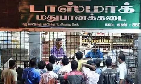 பாட்டிலுக்கு ரூ.10 ரீஃபண்ட்... சென்னையில் நாளைமுதல் திரும்ப பெறப்படும் காலி மதுபாட்டில்கள்!