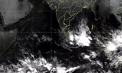 தென் கிழக்கு வங்கக் கடலில் காற்றழுத்தத் தாழ்வு பகுதி வலுவடைந்தது - இந்திய வானிலை ஆய்வு மையம் தகவல்