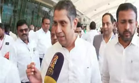 த.வெ.க. தலைவர் விஜயை சந்தித்தது உண்மை தான் - பிரவீன் சக்ரவர்த்தி