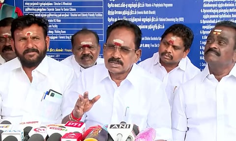 ஒரு படத்தை தடைசெய்வதால் நெருக்கடி கொடுத்துவிட முடியுமா? மோடி அவ்வாறு செய்யமாட்டார் - செல்லூர் ராஜு