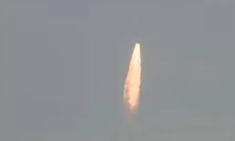 16 செயற்கைக்கோள்களுடன் பி.எஸ்.எல்.வி. சி-62 ராக்கெட் விண்ணில் பாய்ந்தது