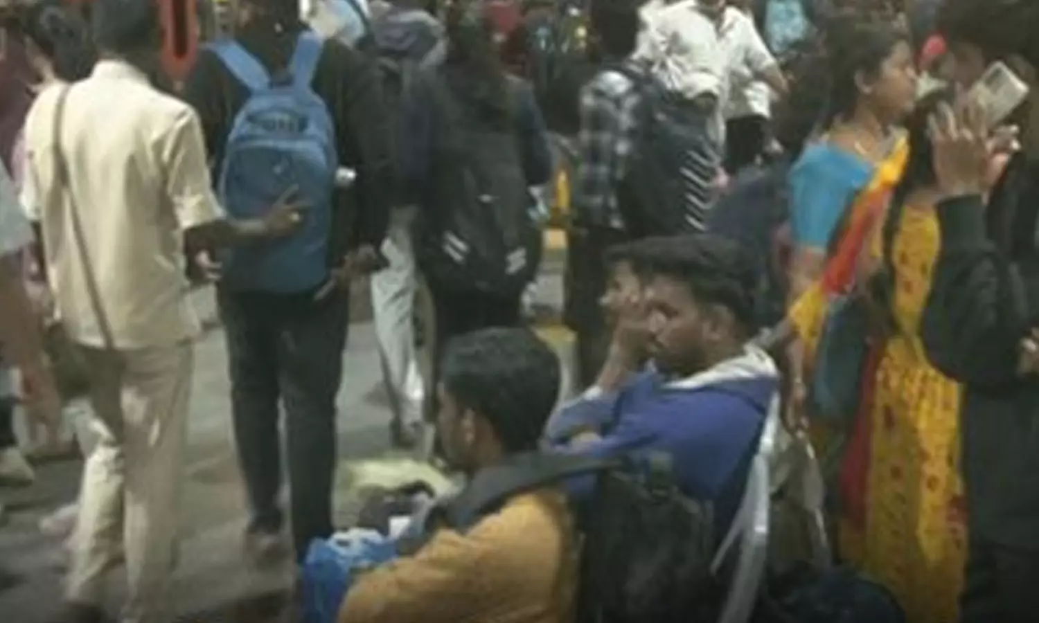 சென்னையில் இருந்து சொந்த ஊருக்கு 4.88 லட்சம் பேர் அரசு பஸ்களில் பயணம்