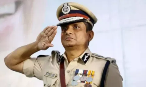 மேற்கு வங்க டிஜிபியை இடைநீக்கம் செய்யக்கோரி உச்ச நீதிமன்றத்தில் ED புதிய மனு!