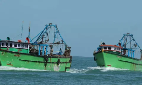 காரைக்கால் மீனவர்கள் சிறைபிடிப்பு