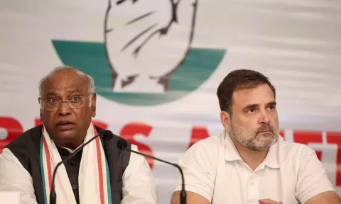 கூட்டணி, தொகுதி பங்கீடு - தமிழக நிர்வாகிகளுடன் காங்கிரஸ் தலைமை நாளை ஆலோசனை
