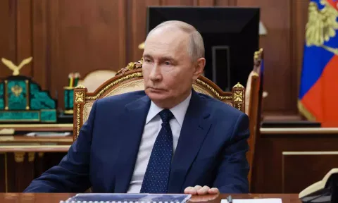 பதற்றமான சூழ்நிலை: இஸ்ரேல் பிரதமர், ஈரான் அதிபருடன் பேசிய புதின்