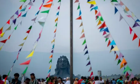 ஈஷாவில் பொங்கல் திருவிழா: கவனம் ஈர்த்த கிராமிய கலை நிகழ்ச்சிகள்