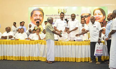 கோவையில் இன்று அ.தி.மு.க. தேர்தல் அறிக்கை தயாரிப்பு குழுவினர் முகாம்