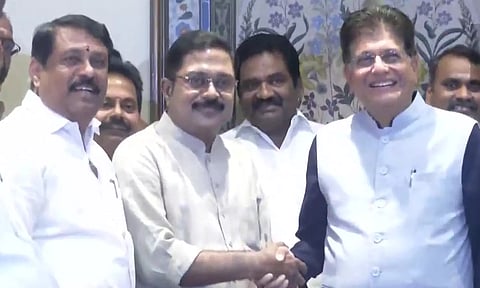 பியூஷ் கோயலை சந்தித்த டி.டி.வி. தினகரன் - கூட்டணி ஒப்பந்தம் இன்று கையெழுத்தாக வாய்ப்பு