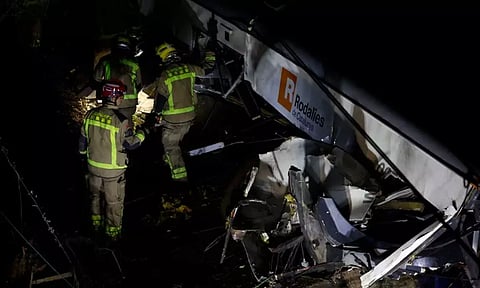 ஸ்பெயினில் ரெயில் விபத்தில் 40 பேர் உயிரிழந்த சோகம் நீங்காத நிலையில் மீண்டும் ரெயில் விபத்து