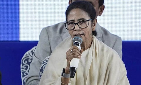 மேற்கு வங்கத்தில் SIR பதற்றத்தால் தினசரி 4 முதல் 5 பேர் தற்கொலை செய்கின்றனர்: மம்தா விமர்சனம்