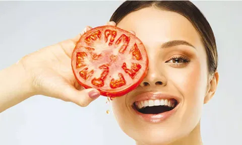 தக்காளி தரும் 'பளிச்' அழகு