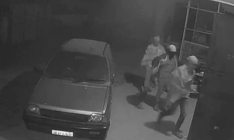 திருப்பூரில் நள்ளிரவில் பயங்கர ஆயுதங்களுடன் சுற்றி திரியும் முகமூடி கொள்ளையர்கள்