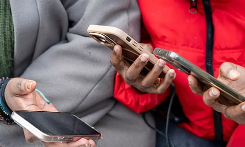 15 வயதுக்குட்பட்டோர் சமூக வலைதளங்கள் பயன்படுத்த தடை - பிரான்ஸ் பாராளுமன்றம் ஒப்புதல்