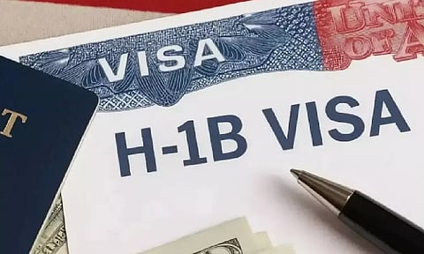 எச்.1பி விசா முறைகேடு புகார்: டெக்சாஸில் அதிரடித் தடை விதித்த கவர்னர்