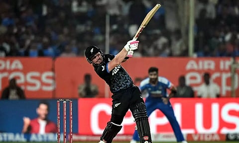 தெறிக்கவிட்ட தொடக்க ஜோடி: இந்தியாவுக்கு 216 ரன்கள் இலக்கு நிர்ணயித்தது நியூசிலாந்து