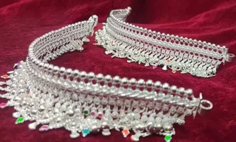 தொடர் விலை உயர்வு - ஆர்டர்கள் வராததால் வெறிச்சோடிய வெள்ளி பட்டறைகள்