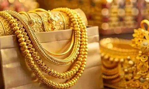 GOLD PRICE TODAY: தங்கம் விலை இன்று ஒரே நாளில் ரூ.7,600 குறைவு- சற்று ஆறுதல் அடைந்த பெண்கள்