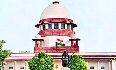 அனைத்து பள்ளிகளிலும் மாணவிகளுக்கு இலவச நாப்கின் வழங்கவேண்டும்: சுப்ரீம் கோர்ட்