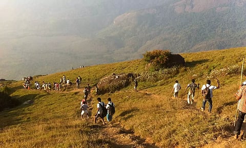 வெள்ளியங்கிரி மலையேற பக்தர்களுக்கு நாளை முதல் அனுமதி- வனத்துறை கடும் கட்டுப்பாடுகள் விதிப்பு