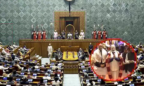 அமெரிக்கா உடனான வர்த்தக ஒப்பந்தம்: எதிர்க்கட்சிகளின் அமளியால் மக்களவை மதியம் 12 மணிவரை ஒத்திவைப்பு