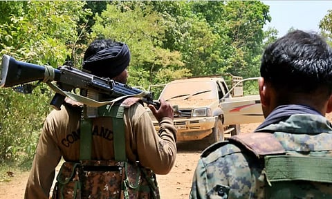 தலைக்கு ரூ.25 லட்சம் விலை வைக்கப்பட்ட உயர்மட்ட தலைவர் உட்பட 7 நக்சலைட்டுகள் சுட்டுக்கொலை