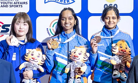 ஆசிய துப்பாக்கிச் சுடுதல்: தங்கம் வென்றார் இளவேனில் வாலறிவன்