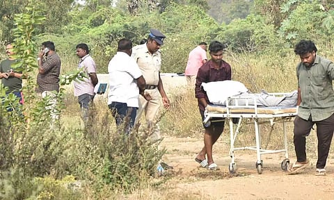 ஈரோடு ரிங் ரோடு அருகே பெண் கொலை- போலீசார் விசாரணை