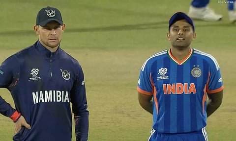 டி20 உலகக் கோப்பை: நமீபியா அணிக்கு எதிரான போட்டியில் இந்தியா பேட்டிங்