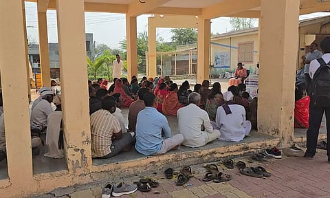 முற்போக்கு கொள்கைகளை பேசுவது மட்டும் மாற்றமில்லை... இந்தியாவிற்கே வழிகாட்டும் 'சாதி(தீ)யற்ற' கிராமம்!