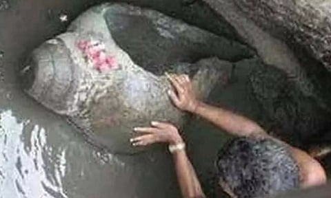 70 அடி ஆழத்தில் நீரில் மூழ்கி இருக்கும் சங்கு... சிவராத்திரியில் மட்டும் தென்படும் அதிசயம்