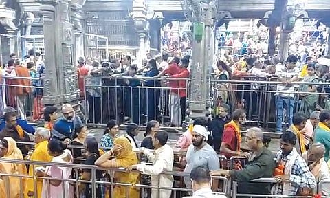 மகா சிவராத்திரியையொட்டி ராமேசுவரம் ராமநாதசுவாமி கோவிலில் ஏராளமான பக்தர்கள் தரிசனம்