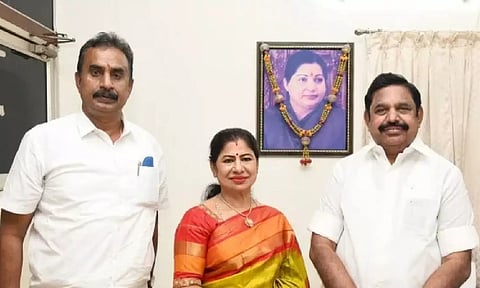 அதிமுகவில் இணைந்த ஆதவ் அர்ஜுனா மாமியார்!